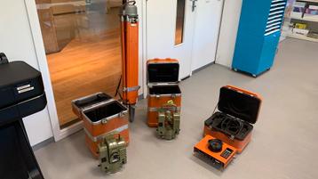 Landmeetapparatuur en accessoires  beschikbaar voor biedingen