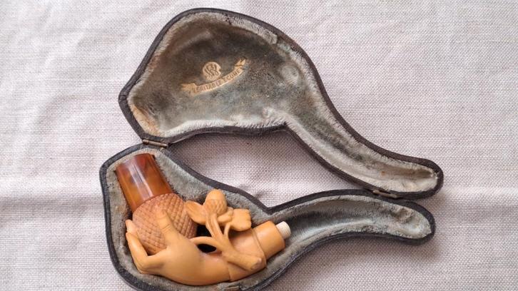 PIJPENKOP VAN ECHT MEERSCHUIM IN ETUI MET FLUWEEL GEVOERD, Verzamelen, Rookartikelen, Aanstekers en Luciferdoosjes, Gebruikt, (Water)pijp