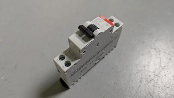 ABB S2011C B2 dubbele automaat  beschikbaar voor biedingen