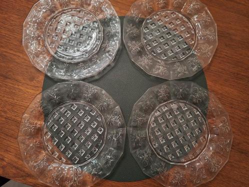 4 glazen borden vintage/ retro jaren 60, Antiek en Kunst, Antiek | Glas en Kristal, Ophalen of Verzenden