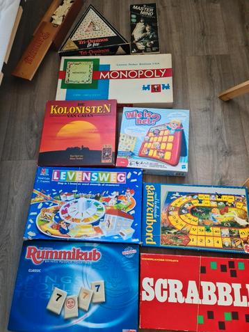 Spellen monopoly scrabbel triominos rummucub  beschikbaar voor biedingen