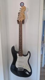 Squier By fender Strat, Muziek en Instrumenten, Ophalen, Zo goed als nieuw, Solid body, Fender