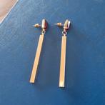 Oude vintage oorbellen met robijn steentje, Ophalen of Verzenden, Goud, Overige materialen