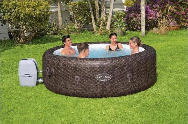 Bestway St. Moritz Lay-Z Spa - 216x71 cm 5-7 pers jacuzzi, Tuin en Terras, Bubbelbaden en Hottubs, Gebruikt, Opblaasbaar, Afdekzeil
