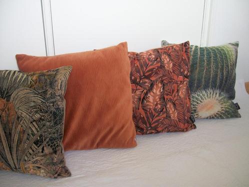6 Kussens Groen Camel Oranje Beige Kussen - zgan - per stuk, Huis en Inrichting, Woonaccessoires | Kussens, Zo goed als nieuw