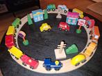 Houten treinbaan met veel onderdelen en accessoires, Ophalen, Gebruikt
