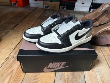 Nike Air Jordan 1 Low Mocha - 42 beschikbaar voor biedingen