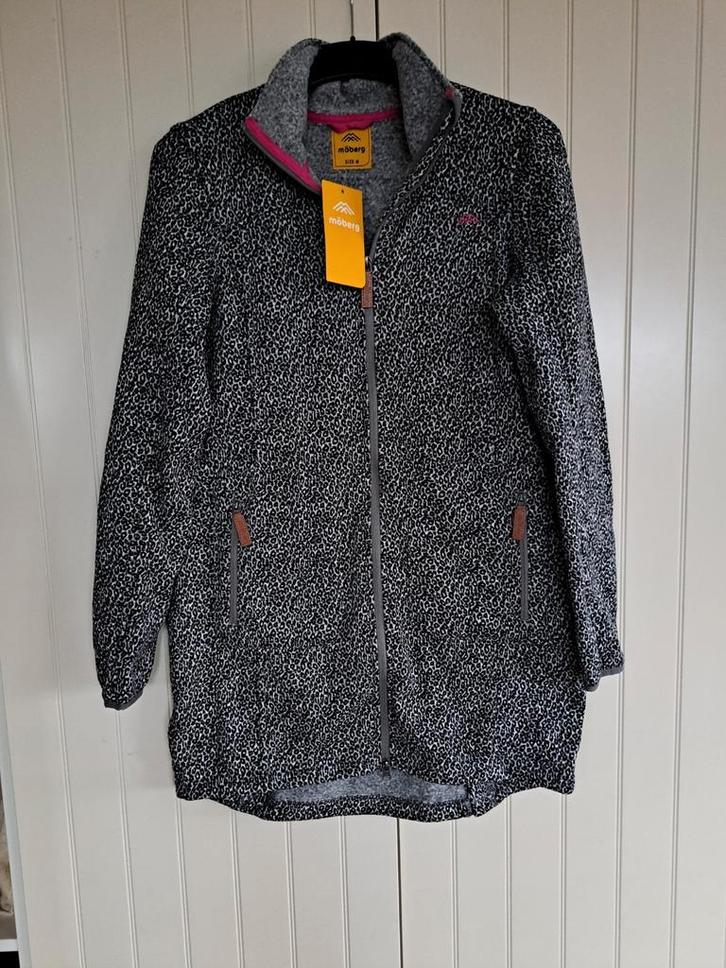 Lang fleece vest grijze panterprint van Möberg, mt.M, Kleding | Dames, Truien en Vesten, Nieuw, Maat 38/40 (M), Grijs, Verzenden
