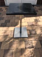 Mooi tuintafeltje met RVS voet en hardhouten blad, Ophalen of Verzenden, Gebruikt, Vierkant