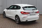BMW 1 Serie 118i Executive / LED / Live Cockpit Professional, Gebruikt, Met garantie (alle), Parkeersensor, Wit