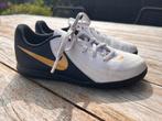 Voetbalschoenen (kunstgras/binnen) Nike - als nieuw!, Kinderen en Baby's, Kinderkleding | Schoenen en Sokken, Sportschoenen, Ophalen of Verzenden