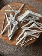 20 witte IKEA kledinghangers hout zgan, Ophalen, Zo goed als nieuw, Hout