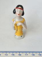 Halfdoll dame met rode band in haar  - Art Deco, Antiek en Kunst, Antiek | Porselein, Ophalen of Verzenden