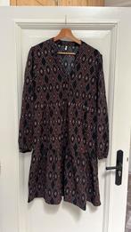 Jurk  Zwart/Bordeaux rood met wit accent maat M, Kleding | Dames, Jurken, Maat 38/40 (M), Ophalen of Verzenden, Zo goed als nieuw