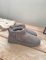 Mooie grijze classic ultra mini ugg maat 41, Overige typen, Ophalen of Verzenden, Zo goed als nieuw, Grijs