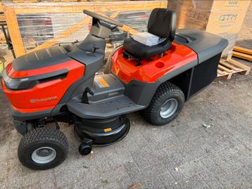 Nieuwe Husqvarna TC114 zitmaaier met opvangbak tuintractor beschikbaar voor biedingen