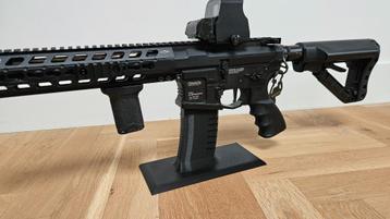 M4 / AR-15 standaard / houder beschikbaar voor biedingen