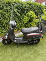 Scooter zo goed als nieuw, Fietsen en Brommers, Ophalen, Zo goed als nieuw