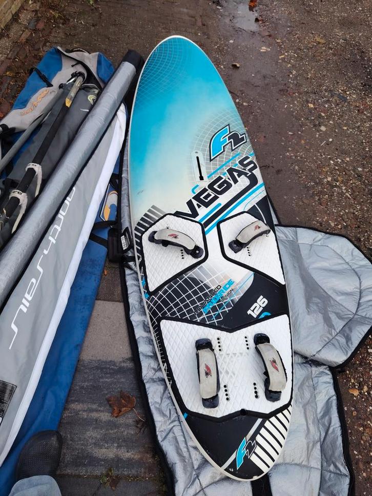 Windsurf plank F2 Vegas 126 liter, Watersport en Boten, Windsurfen, Gebruikt, Plank, 250 tot 300 cm, Met draagtas, Ophalen of Verzenden