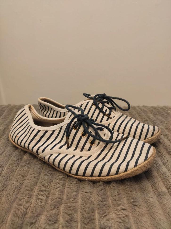 Lage sneakers - H&M - wit/blauw - juten zool - maat 37, Kleding | Dames, Schoenen, Zo goed als nieuw, Sneakers of Gympen, Wit
