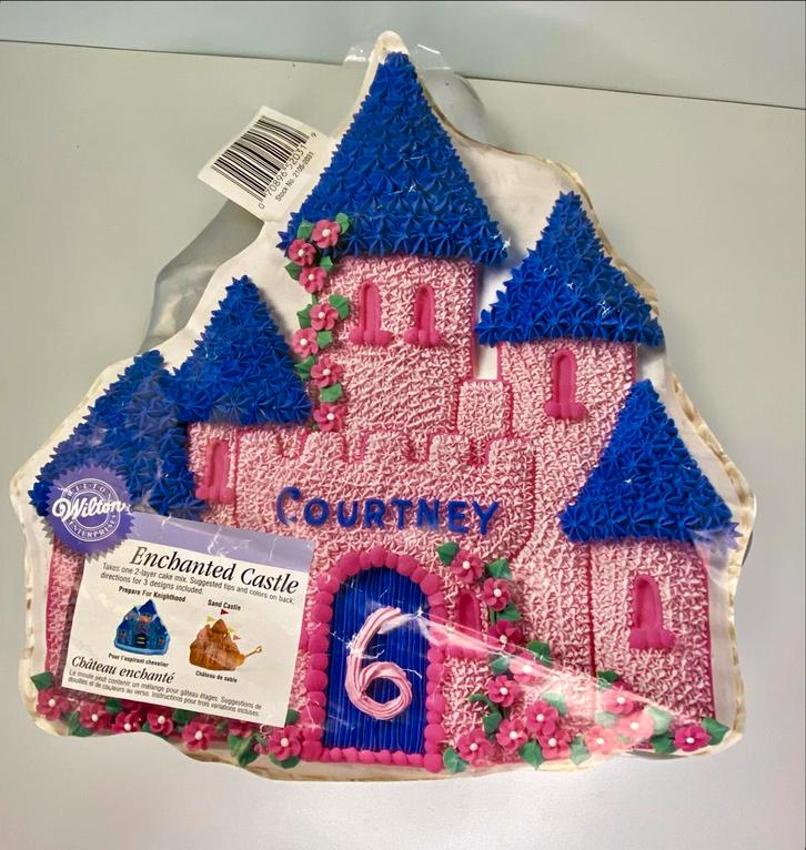 Wilton Enchanted Castle - Kasteel aluminium bakvorm!, Hobby en Vrije tijd, Taarten en Cupcakes maken, Gebruikt, Bakvorm, Taarten