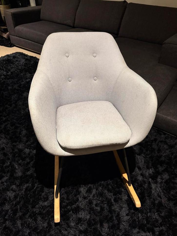 Schommelstoel Adana - Comfortabel & Stijlvol!, Huis en Inrichting, Fauteuils, Zo goed als nieuw, Hout, 50 tot 75 cm, 75 tot 100 cm