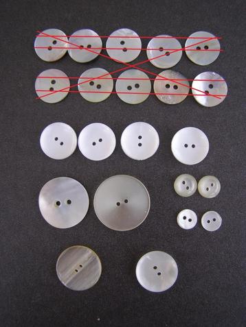 Knopen: PARELMOER / PARELMOER ACHTIG; diverse maten beschikbaar voor biedingen