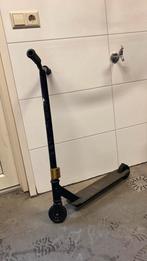 Stuntstep black dragon 9-13 jr, Kinderen en Baby's, Speelgoed | Buiten | Voertuigen en Loopfietsen, Ophalen of Verzenden, Gebruikt