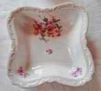Bareuther vierkante schaal roze boeket bloemen relief rand, Antiek en Kunst, Ophalen of Verzenden