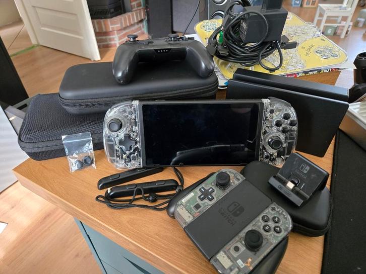 nintendo switch 1 2019 model doorzichtig, Spelcomputers en Games, Spelcomputers | Nintendo Switch, Gebruikt, Switch Original, Met 2 controllers