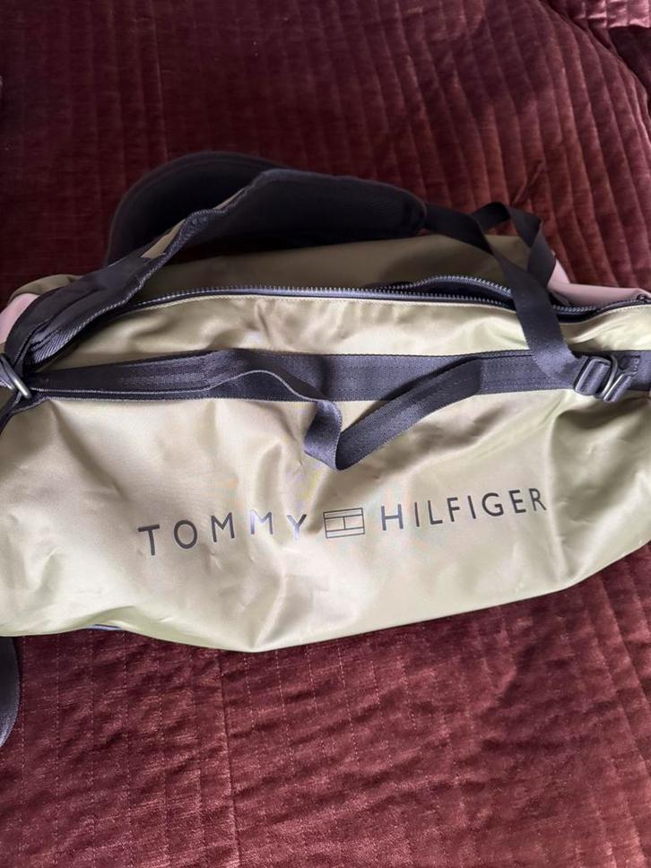 Reisset Tommy Hilfiger. Ideaal voor weekendje weg, Sieraden, Tassen en Uiterlijk, Tassen | Sporttassen, Gebruikt, Unisex volwassen