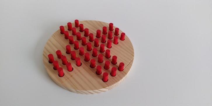 Houten solitaire spel, Hobby en Vrije tijd, Denksport en Puzzels, Zo goed als nieuw, Schaken, Minder dan 500 stukjes, Ophalen of Verzenden