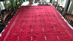 Gehaakt rood katoenen tafelkleed schulprand/175x115 cm., Ophalen of Verzenden, Zo goed als nieuw