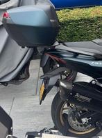 Topkoffer Tmax Yamaha origineel dark petrol en rugsteun, Motoren, Ophalen, Gebruikt