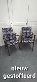 Twee Fauteuil's nieuw gestoffeerd, Hout, Minder dan 75 cm, Zo goed als nieuw, 50 tot 75 cm