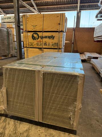 Spaanplaat P5, V313, 18 mm 61x244 cm, rondom mes en groef beschikbaar voor biedingen