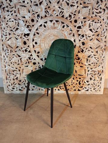 Nieuwe set van 4 eetkamerstoelen adore velvet groen nu €130 beschikbaar voor biedingen