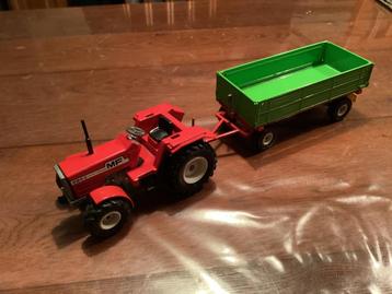 Siku tractor 1:32 beschikbaar voor biedingen