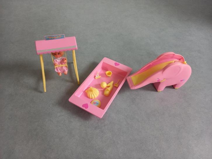 Barbie speeltuin en make up tafel, Kinderen en Baby's, Speelgoed | Overig, Gebruikt, Jongen of Meisje, Verzenden