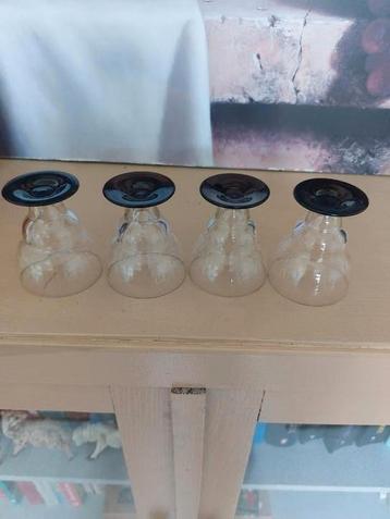 Glas blind merk 4 +3 antieke glaasjes likeur/borrel 7/5cm h. beschikbaar voor biedingen