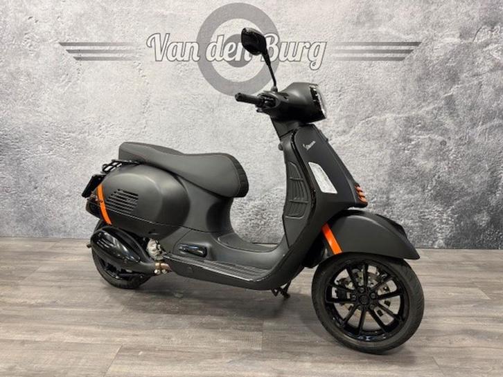 PIAGGIO GTS 300 SUPER SPORT (bj 2023), Motoren, Motoren | Piaggio, Bedrijf, Scooter, 12 t/m 35 kW, Minimaal motorrijbewijs A1