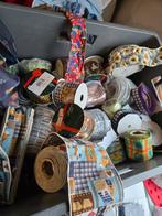 Partij met band. O.a. met Kerst afbeeldingen,bloemen. Raffia, Hobby en Vrije tijd, Naaien en Fournituren, Ophalen of Verzenden