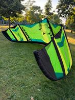 Slingshot Raptor - Kite 10m + board + bar + bindingen, Watersport en Boten, Kitesurfen, Twintip, Ophalen of Verzenden, Zo goed als nieuw