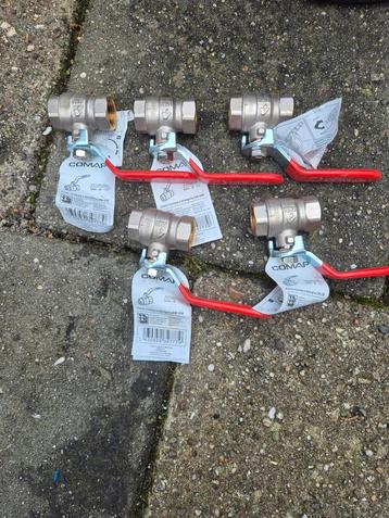 Nieuwe Kogelafsluiters 1/2 inch beschikbaar voor biedingen