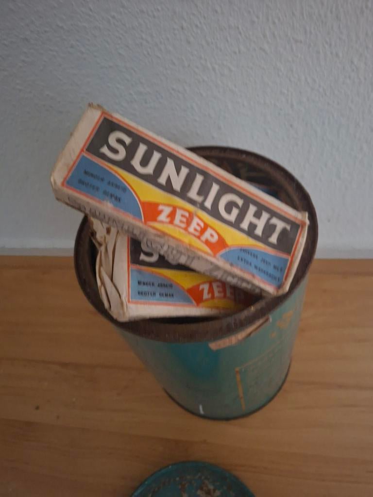 Oud blik met Sunlight en Klok zeep, Antiek en Kunst, Antiek | Overige Antiek, Ophalen