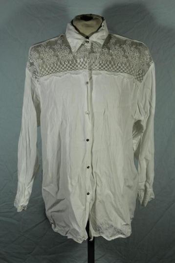 Mooie witte blouse.Gaas, stiksels.Mt L.Merk Guy Clerac beschikbaar voor biedingen