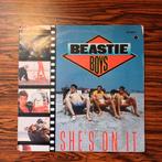 Beastie Boys - She's On It 7" Single, Ophalen of Verzenden, Gebruikt, Hiphop en Rap