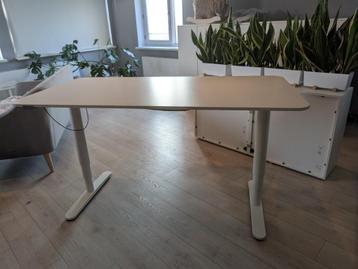 BEKANT IKEA Desk sit/stand / Bureau zitten/staan, 160x80 cm beschikbaar voor biedingen