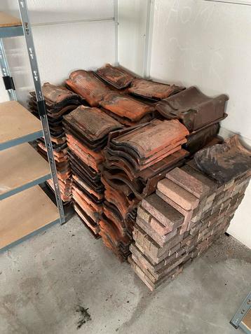 200 Dakpannen + Zijpannen - Uit jaren 30 - Gebruikt beschikbaar voor biedingen