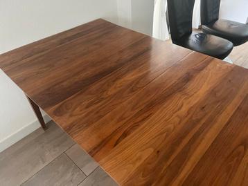 Uitschuifbare Walnoten Eettafel beschikbaar voor biedingen